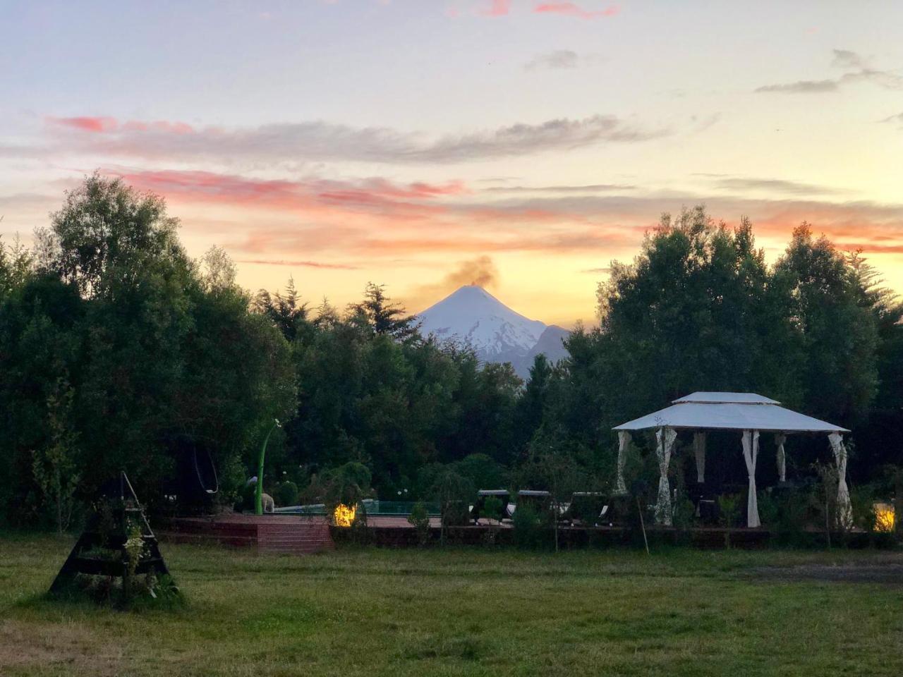 Cabanas Natural Park Lodge Pucon Exterior photo